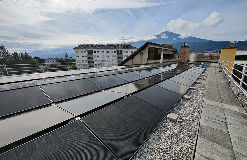 2023-10-03_solar-energy_roof