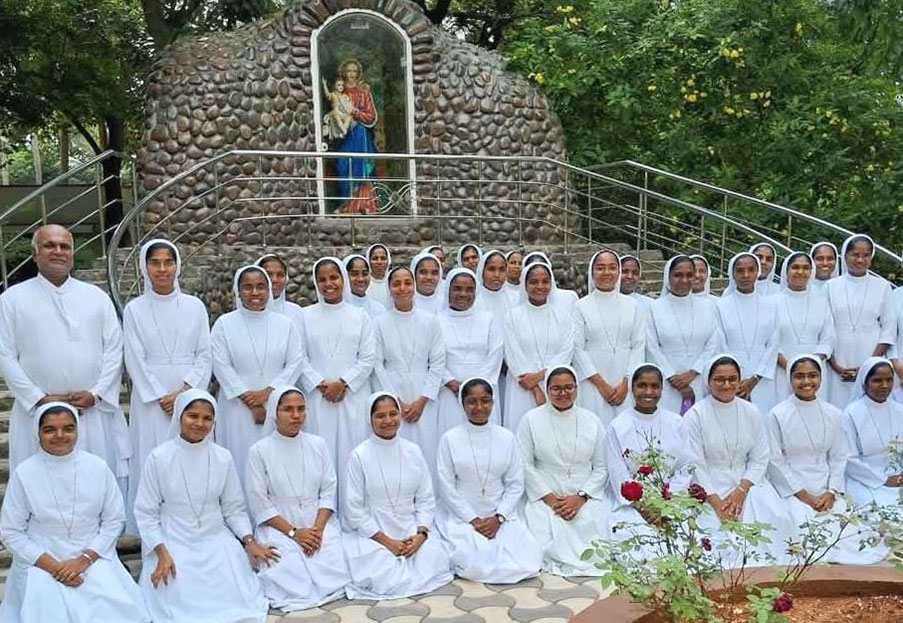 Provincia de Andhra: Nuestros ministerios muestran el camino hacia Dios