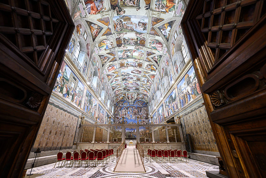 2025-05-07_conclave_doors_copyright-Vatican-Media