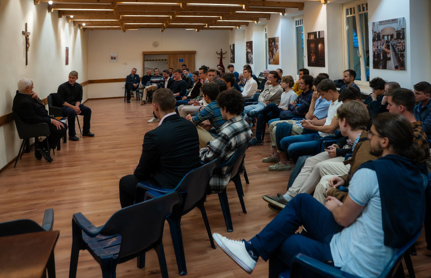 2025-05-26_fg-hun_meeting