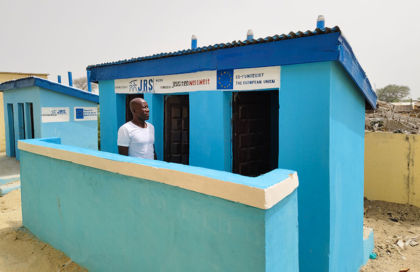 2025-06-30_jrs-nigeria_toilet