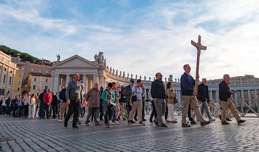 2025-10-20_mms-holy-door_cross