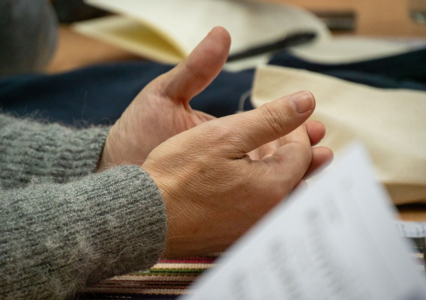 2025-11-24_dpa-salamanca_hands