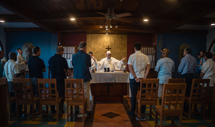 2026-02-16_fg-visit-ucs_belize-175_fg-mass