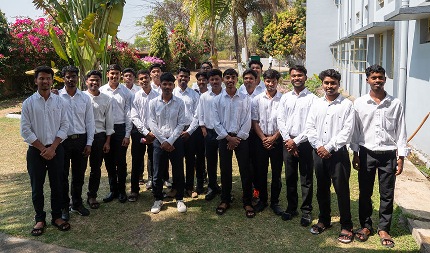 2026-03-07_fg-visit-india-ran-spirituality_group