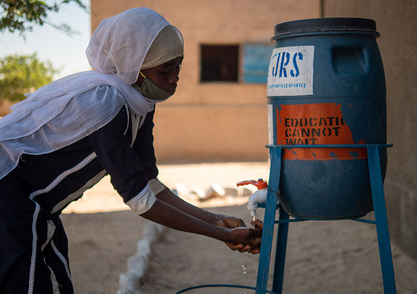 2026-04-13_invisible-disciples-6_washing